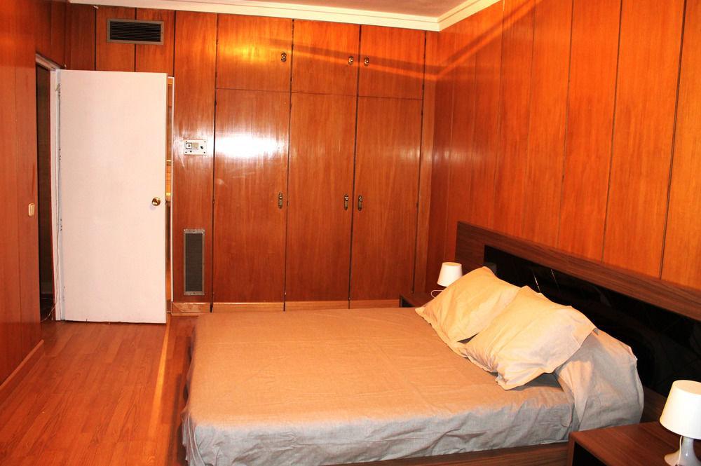 Apartamentos Rialto Madrid Exterior photo