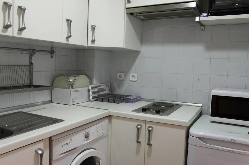 Apartamentos Rialto Madrid Exterior photo