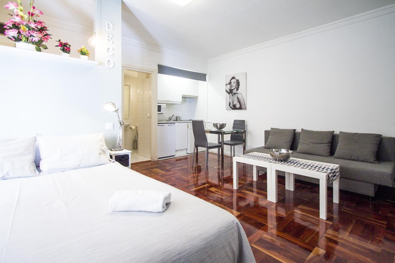 Apartamentos Rialto Madrid Exterior photo